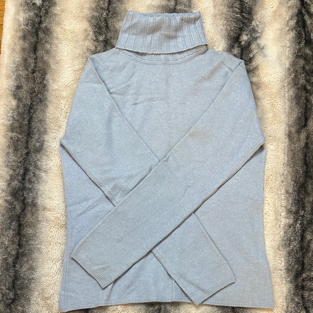 Kinross Baby Blue 100% Cashmere Turtleneck Sweater